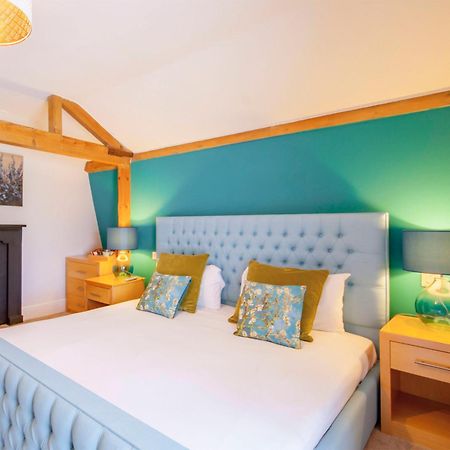 סווינדון The Highworth Hotel מראה חיצוני תמונה