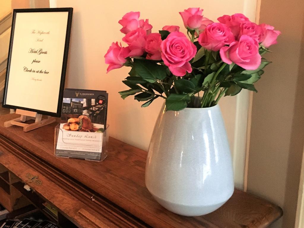 סווינדון The Highworth Hotel מראה חיצוני תמונה