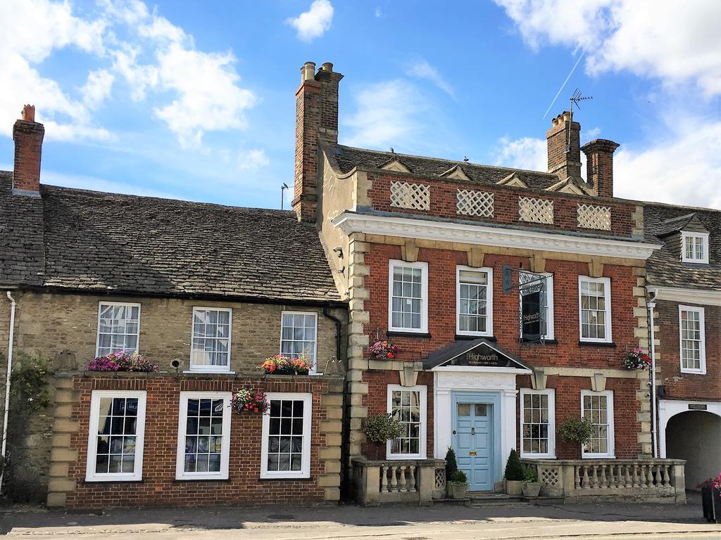 סווינדון The Highworth Hotel מראה חיצוני תמונה