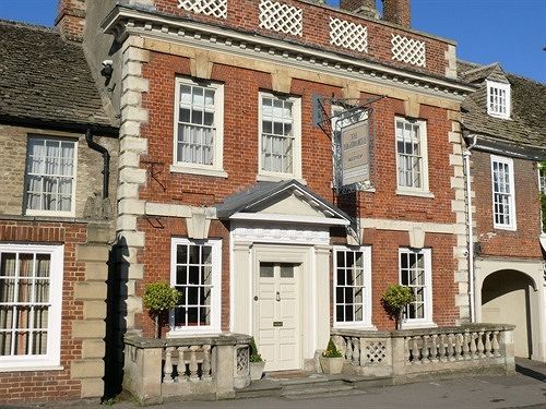 סווינדון The Highworth Hotel מראה חיצוני תמונה