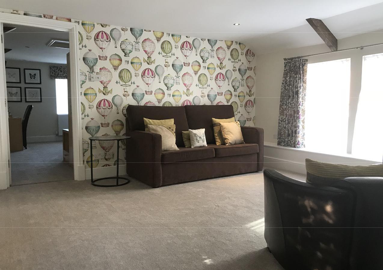 סווינדון The Highworth Hotel מראה חיצוני תמונה