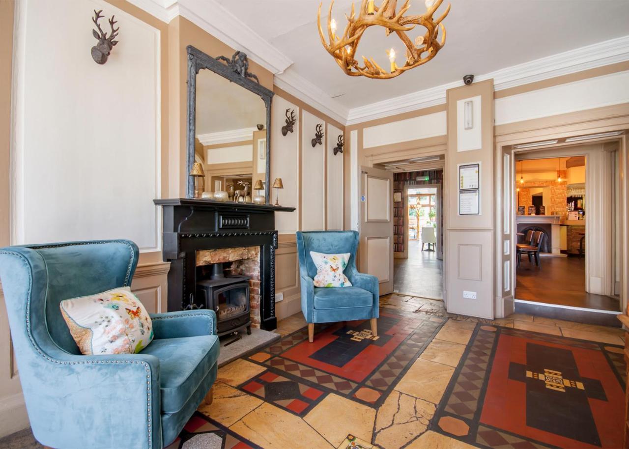 סווינדון The Highworth Hotel מראה חיצוני תמונה