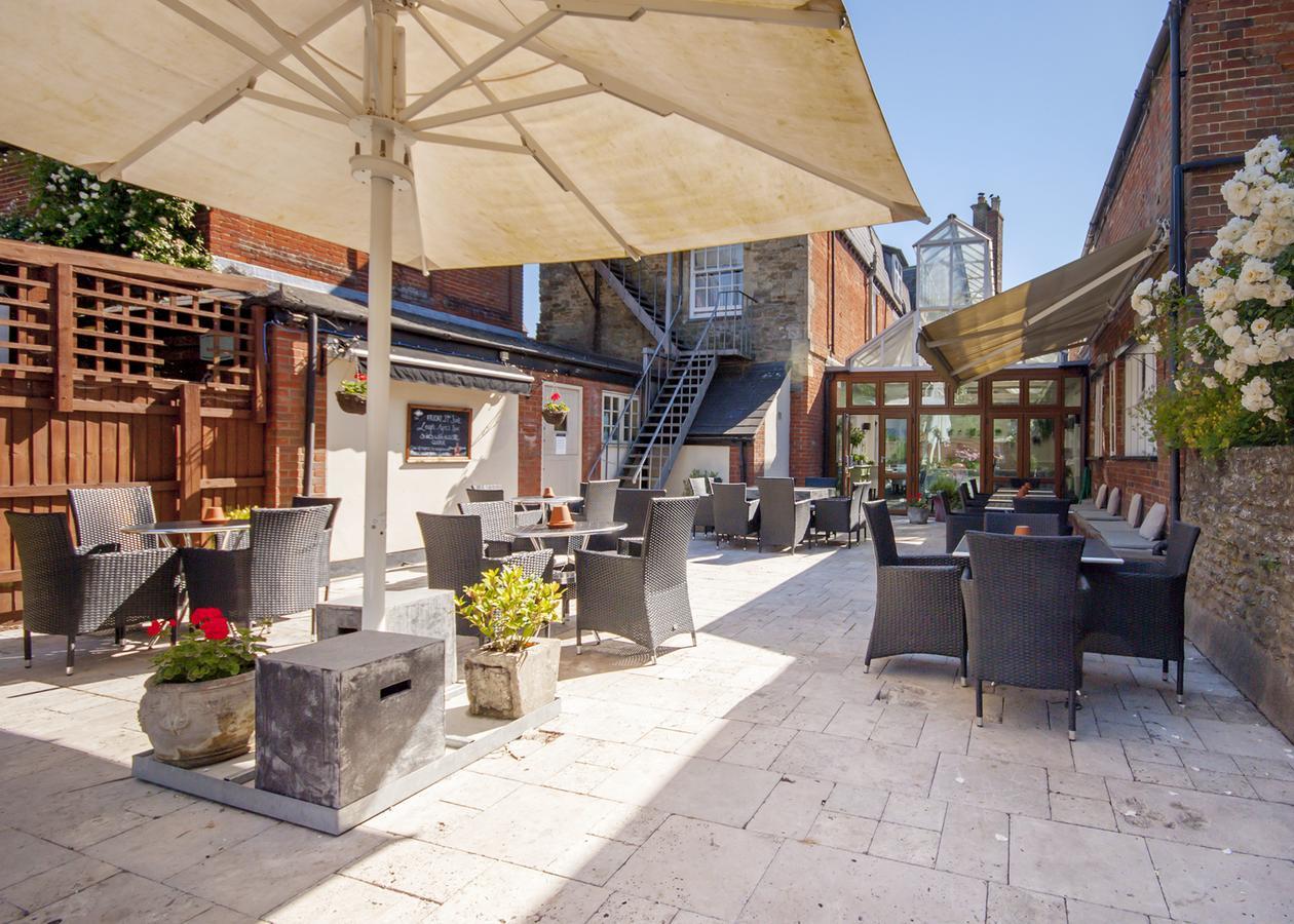 סווינדון The Highworth Hotel מראה חיצוני תמונה