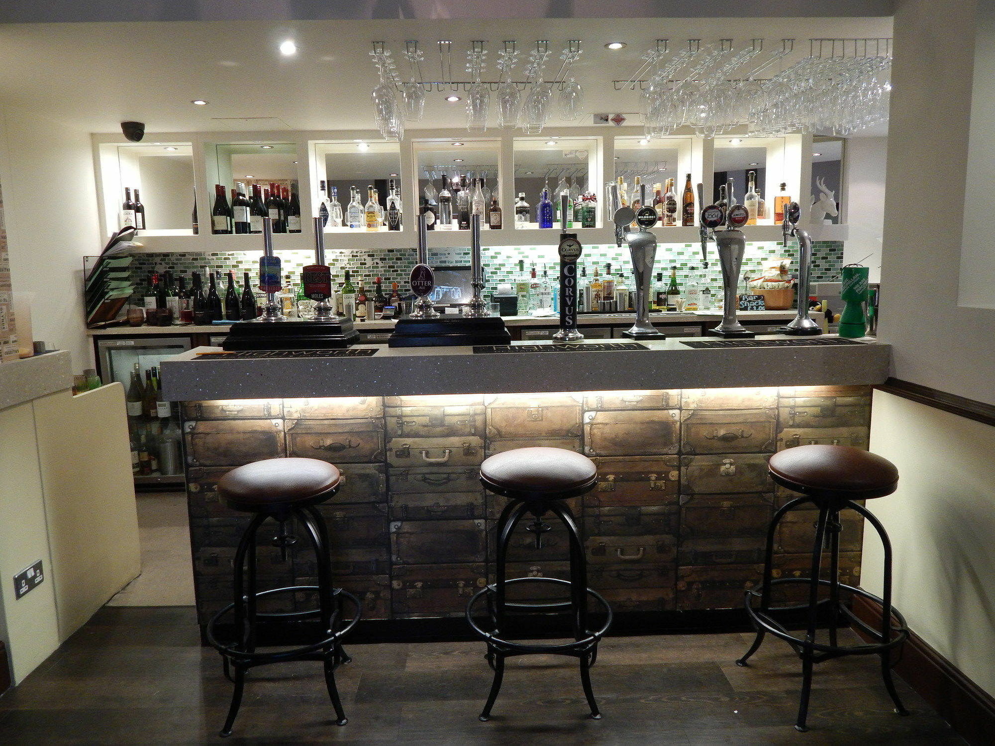 סווינדון The Highworth Hotel מראה חיצוני תמונה
